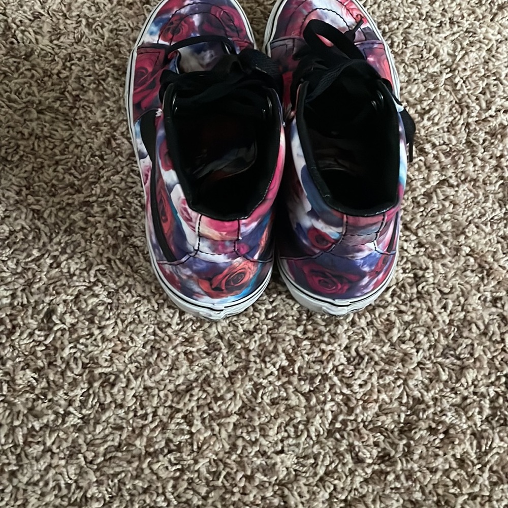 Vans - Picture 2 of 3